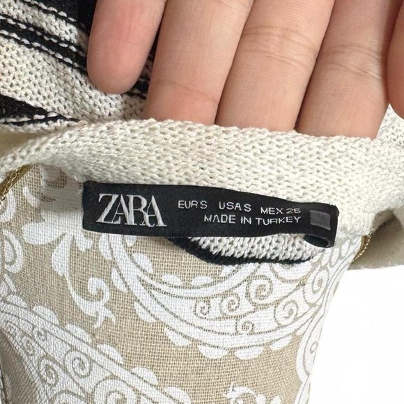 Classic Striped Black and White Long Zara Sweater Open Front Boho Layering Piece - Picture 4 of 4